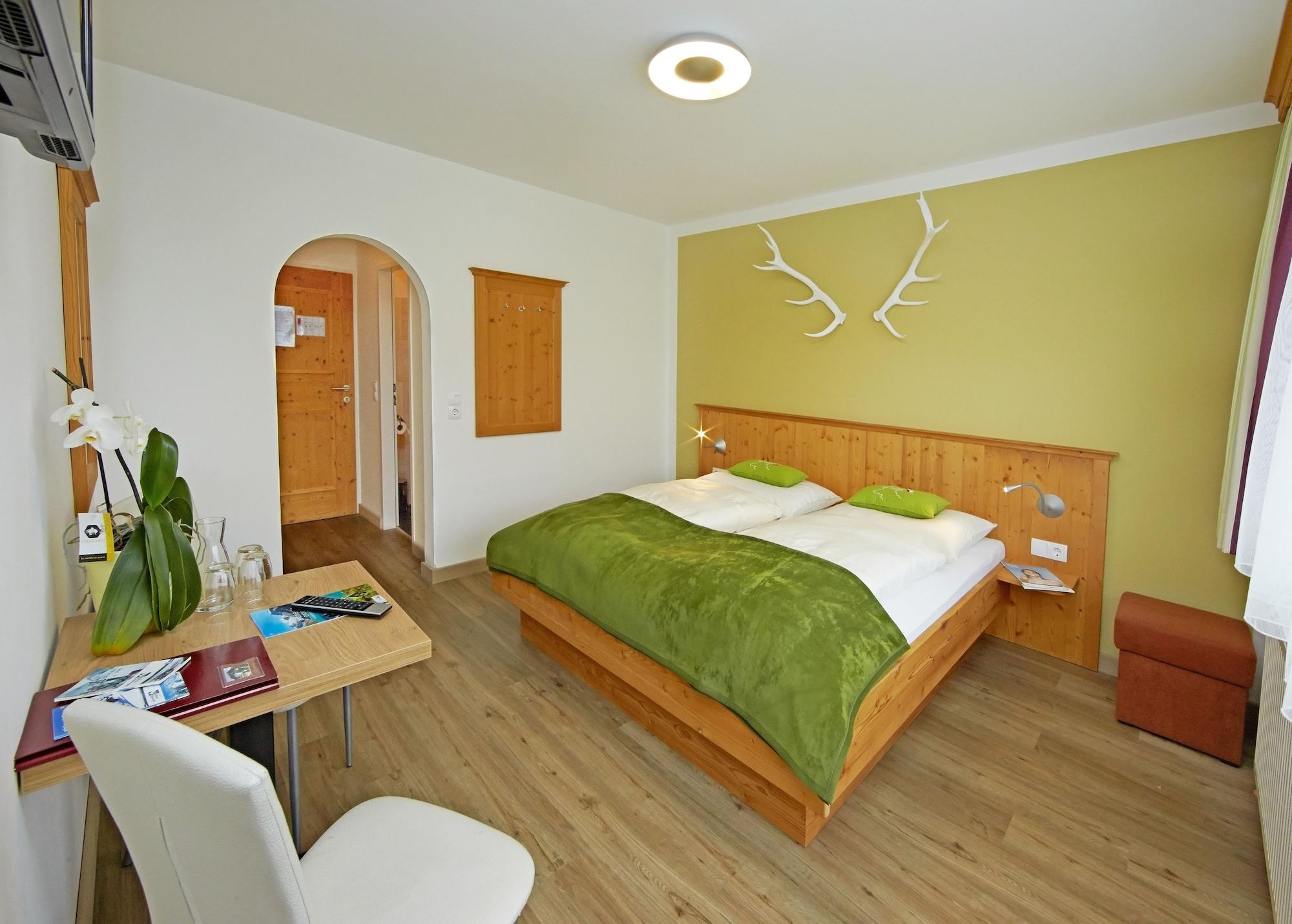 Hotel Garni Landhaus Gitti Zell am See Dış mekan fotoğraf